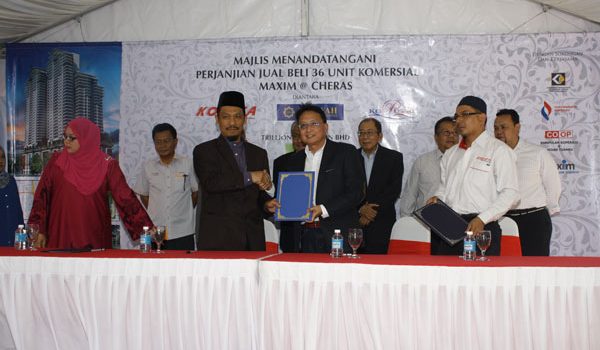 sign-maxim-cheras-8